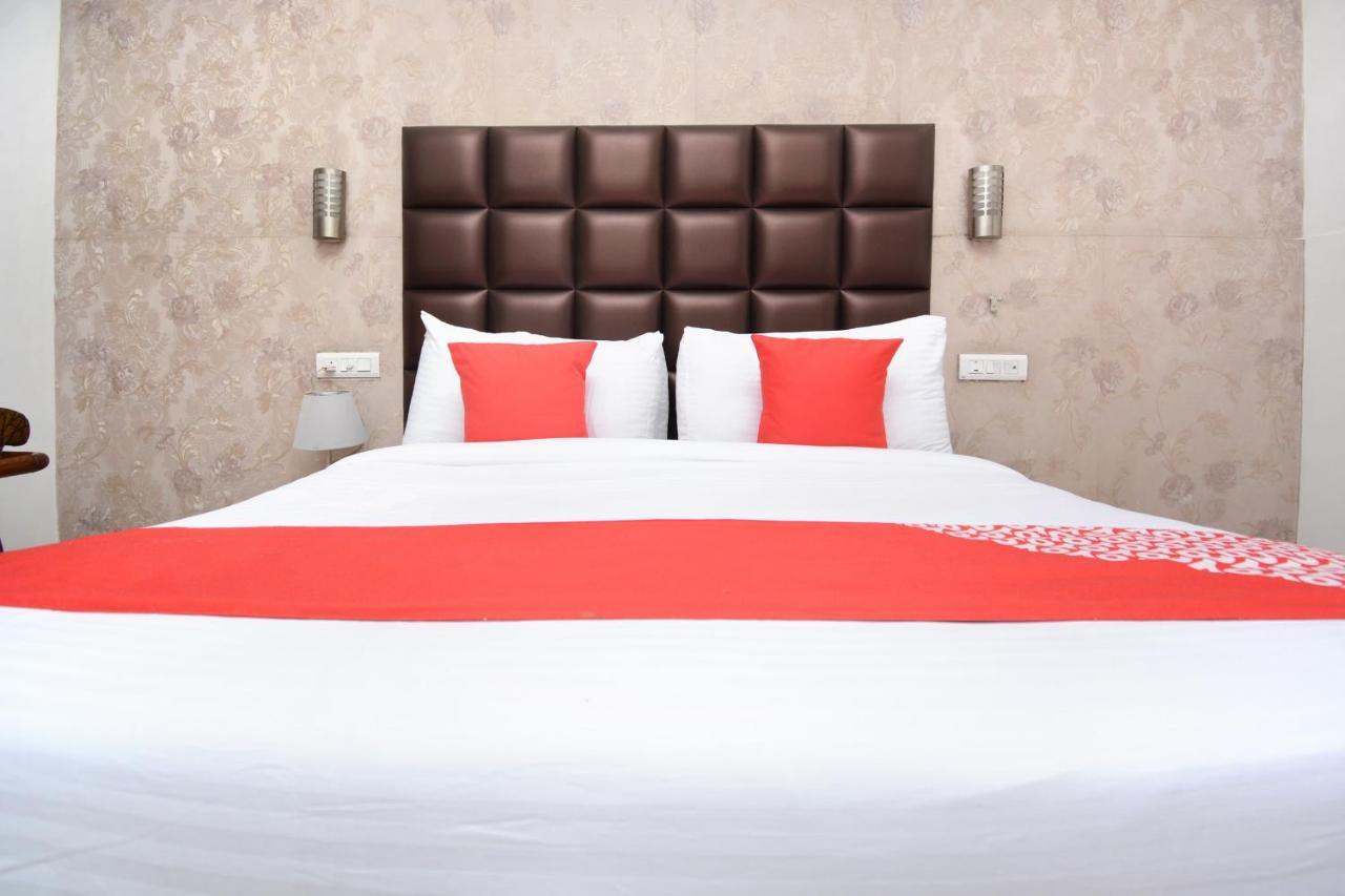 Hotel Ricky International Amritsar Buitenkant foto