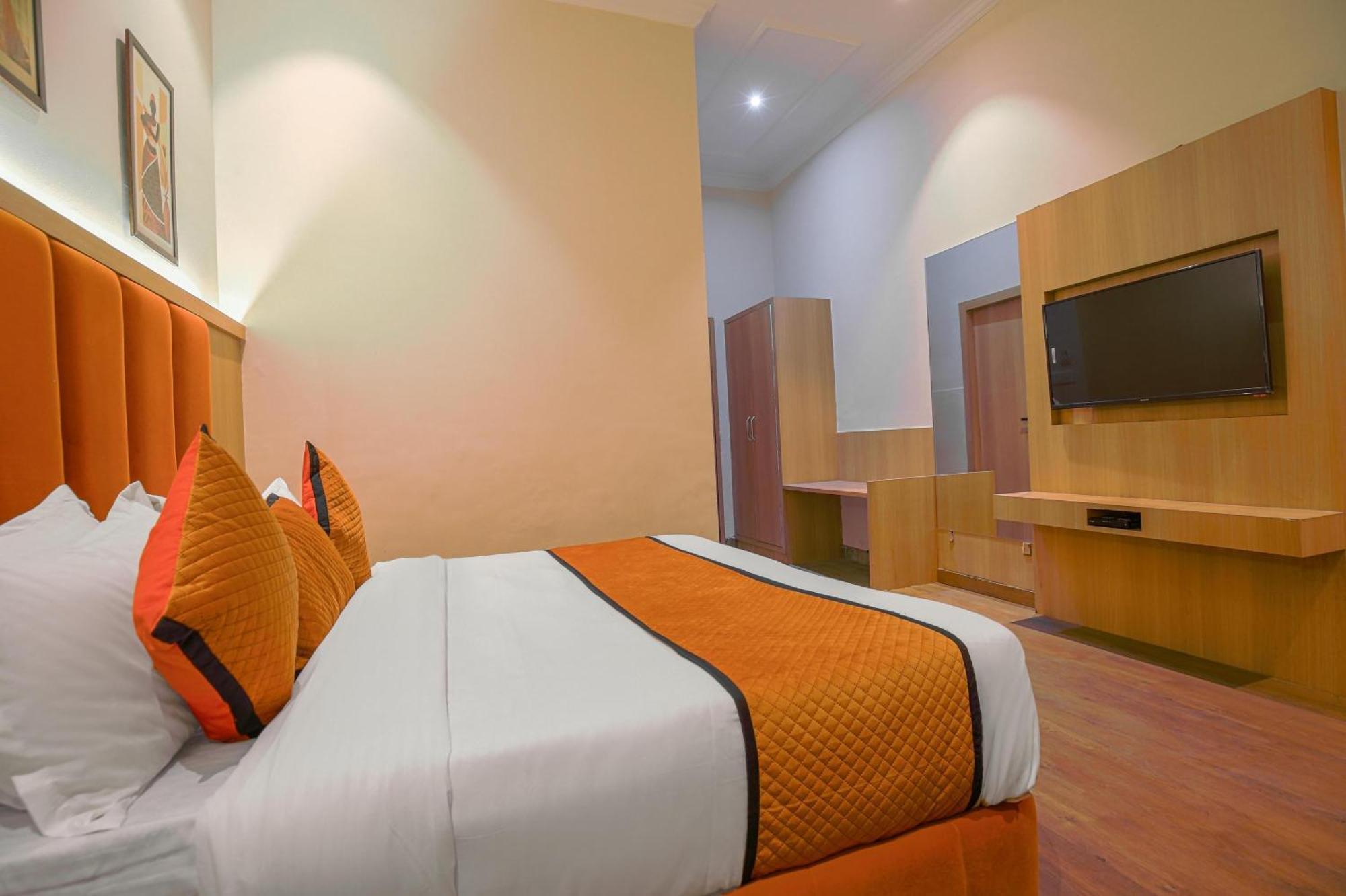 Hotel Ricky International Amritsar Buitenkant foto