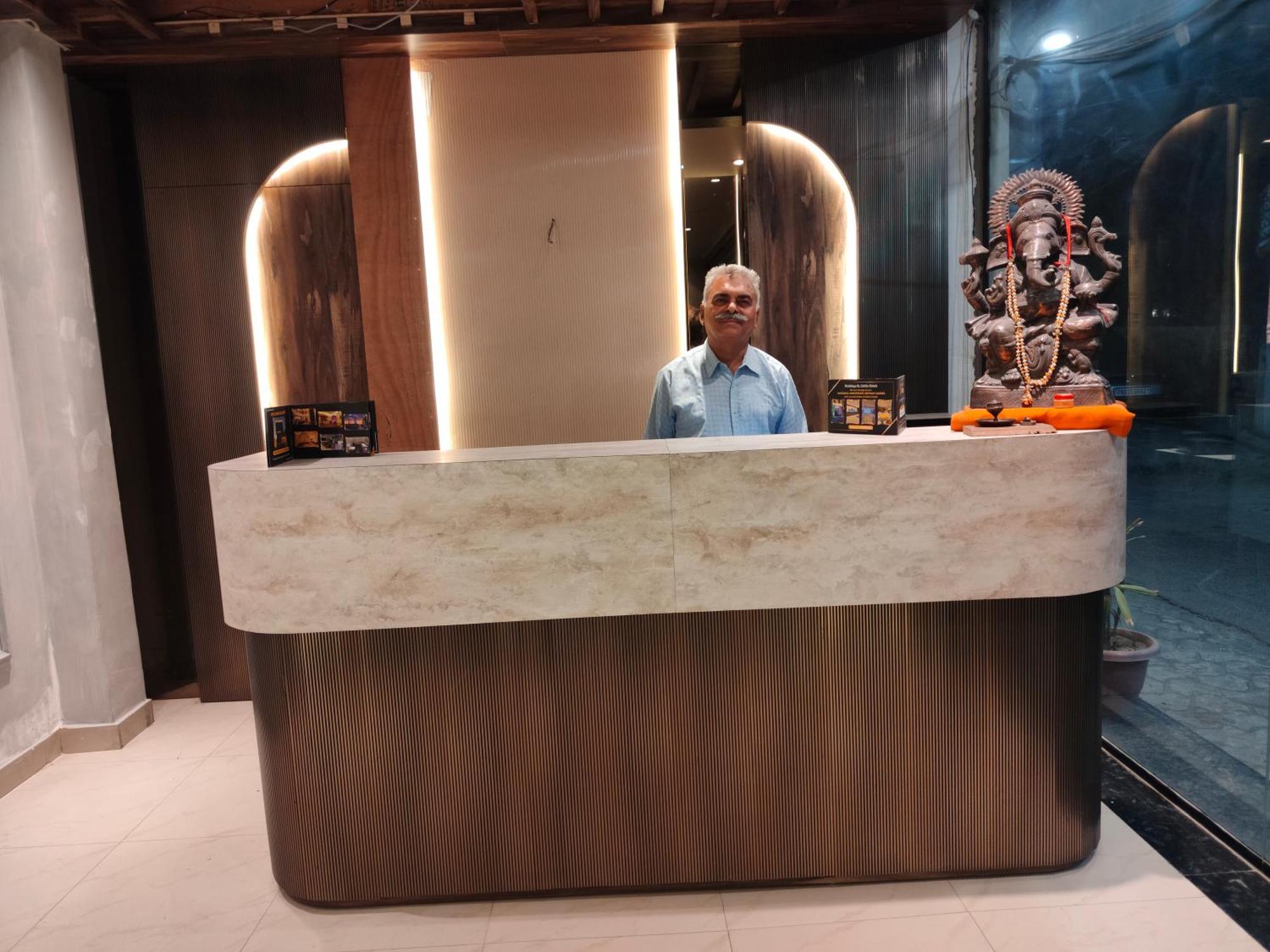 Hotel Ricky International Amritsar Buitenkant foto