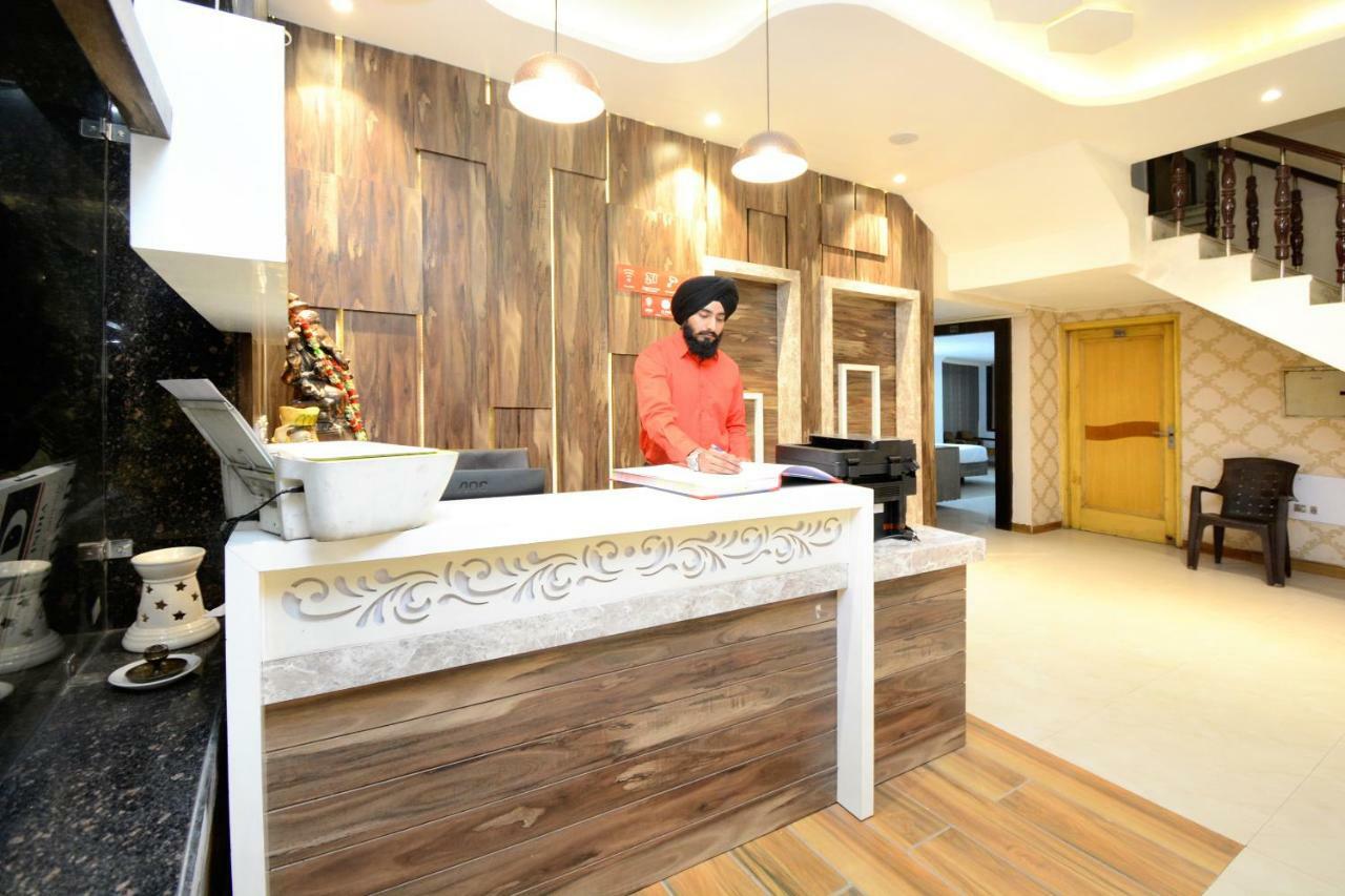 Hotel Ricky International Amritsar Buitenkant foto